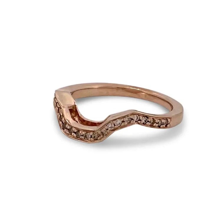 0.11ctw Round Brilliant Diamond Contour Wedding Band in 14 Karat Rose Gold