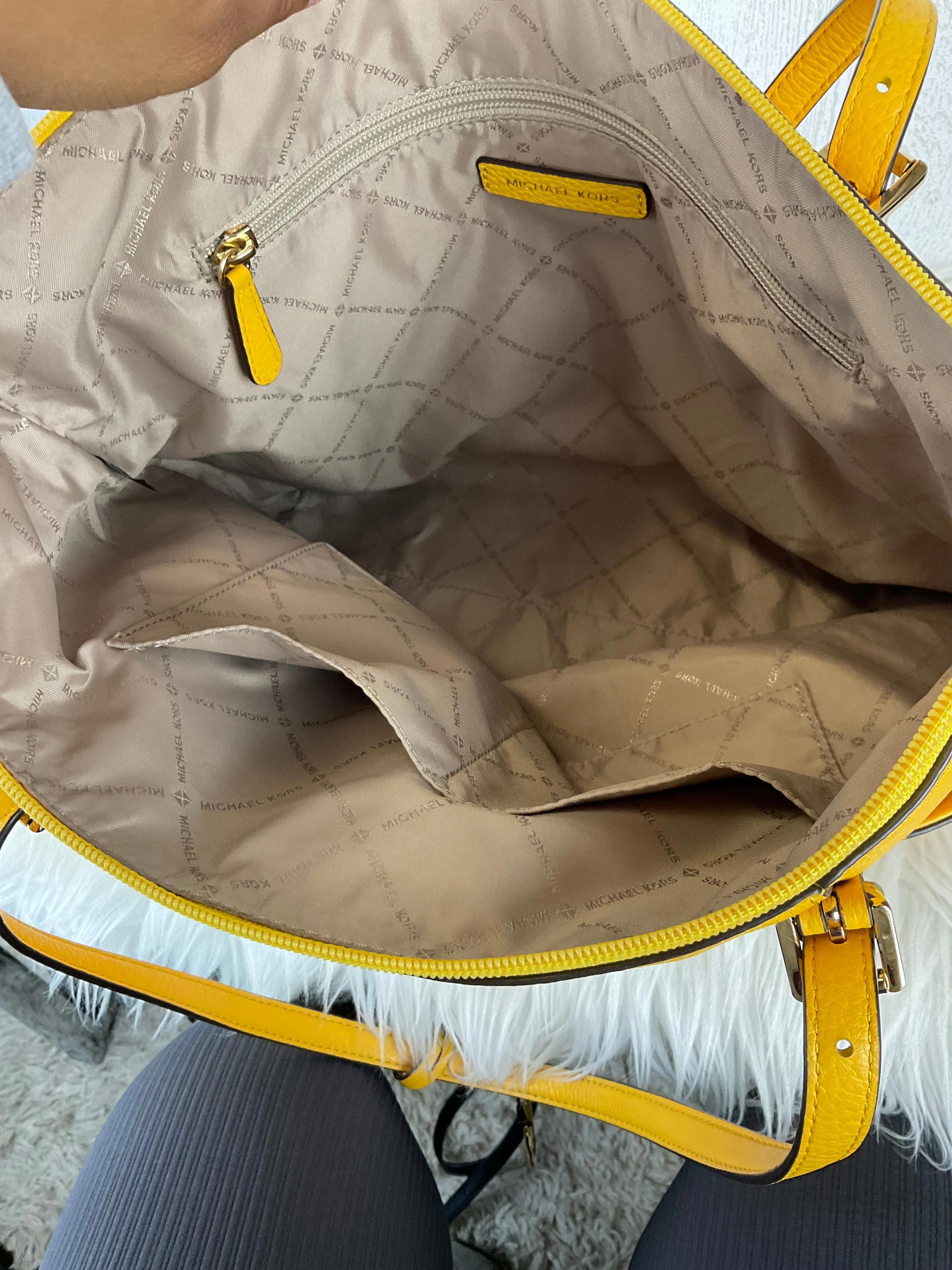 Handbag Designer By Michael Kors