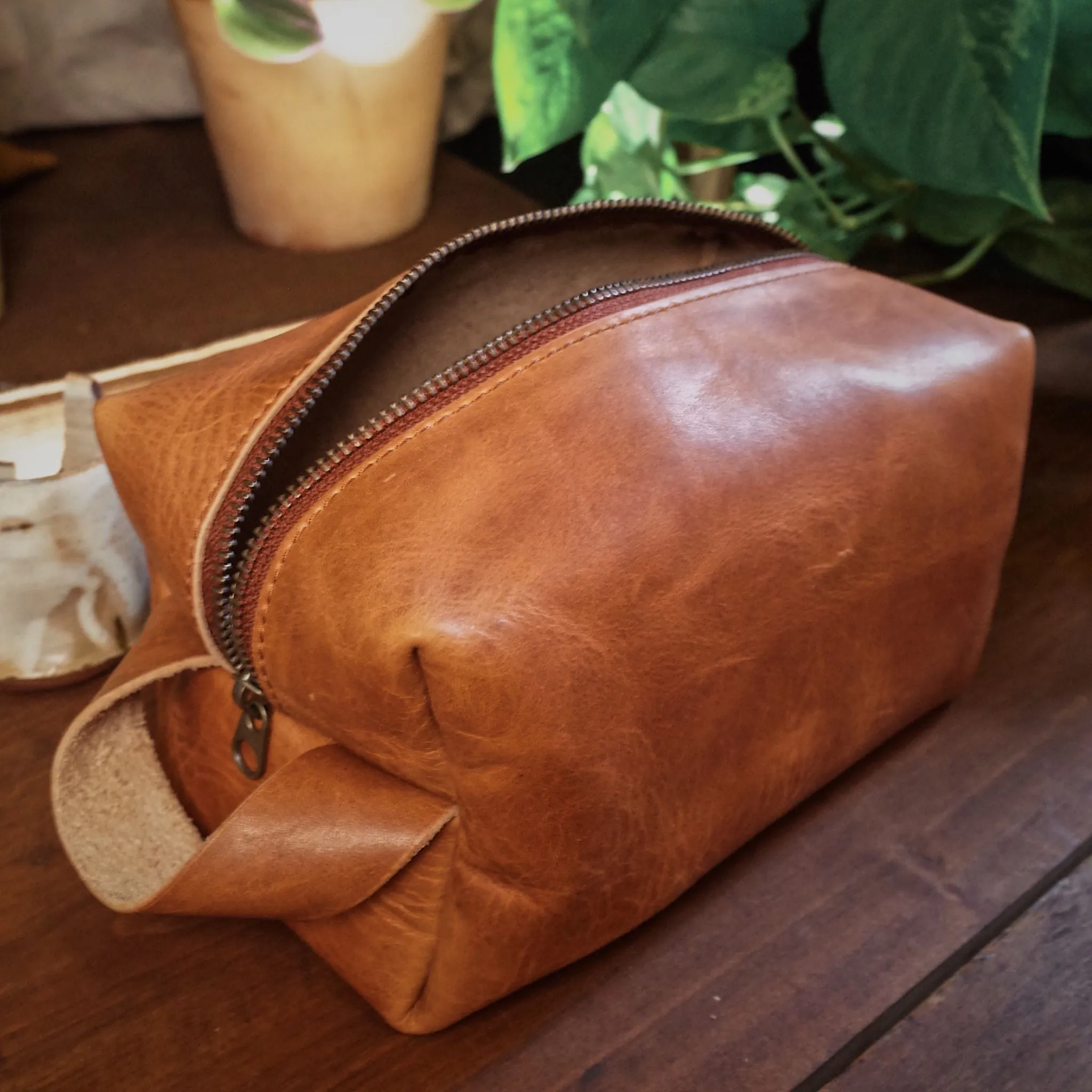 Leather Toiletry Bag – English Tan Edition