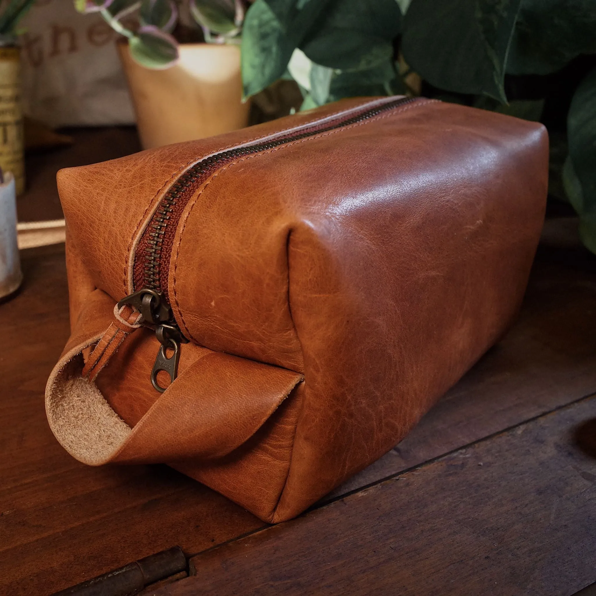 Leather Toiletry Bag – English Tan Edition