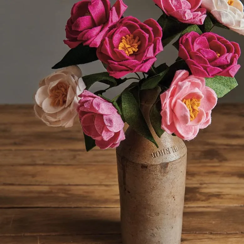 Make Felt Flowers: Four Seasons of Crafting Modern Plants & Flowers