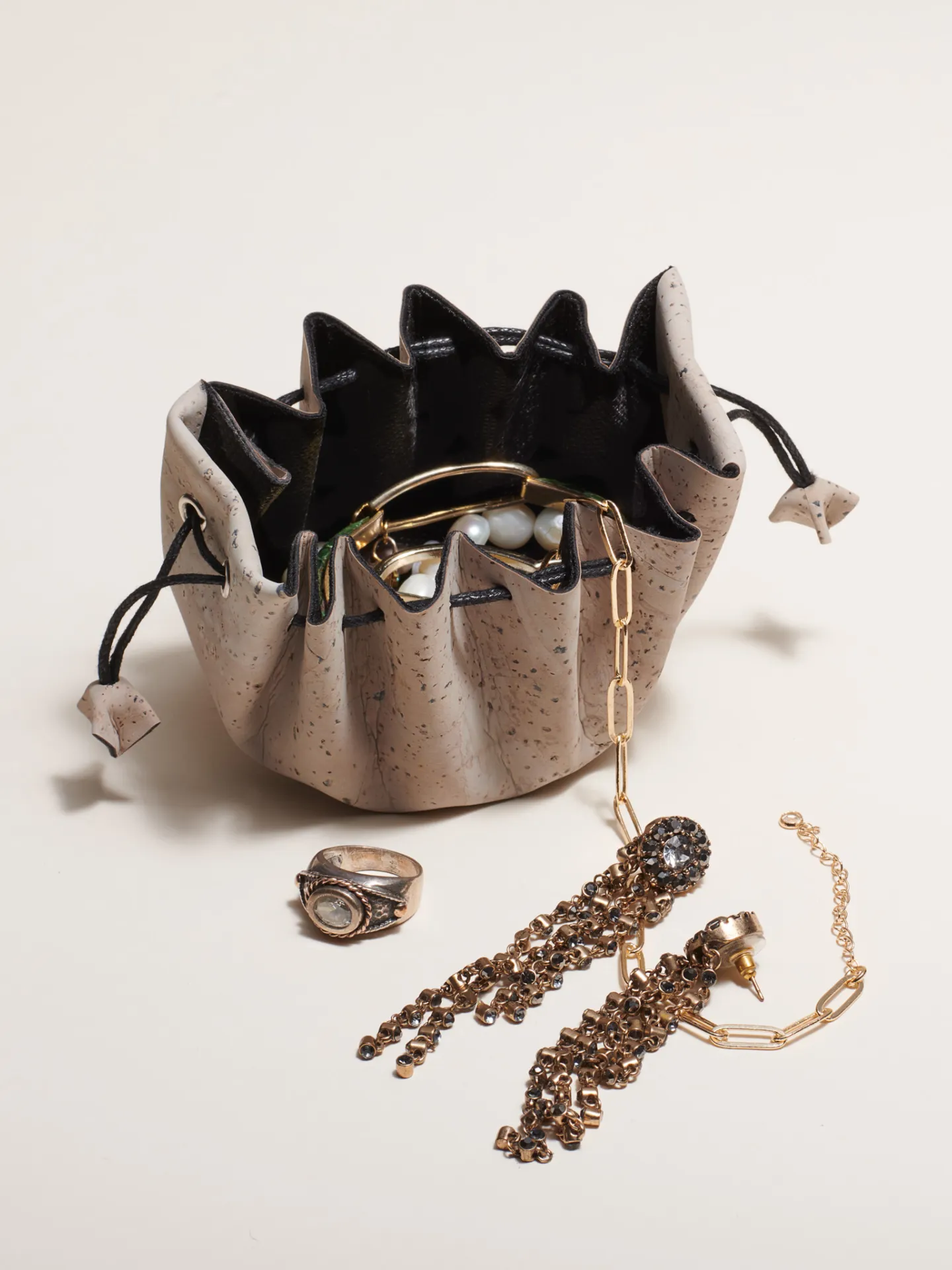 Porto Jewelry Travel Pouch: Protect Your Treasures in Style