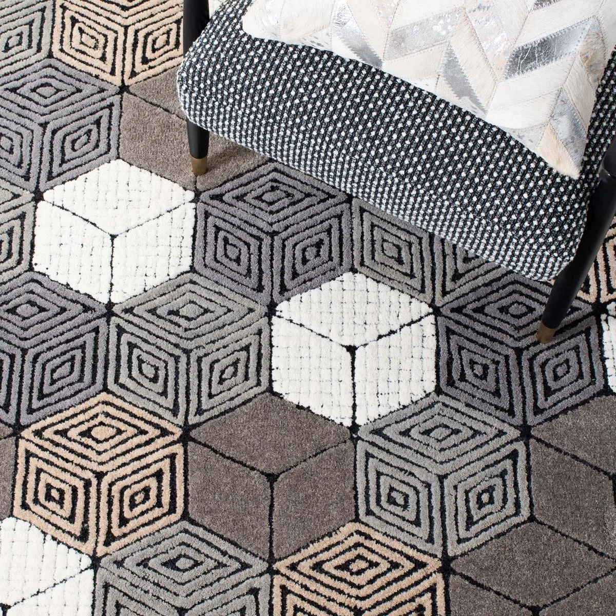 Safavieh Fifth Avenue 130 Rug, FTV130