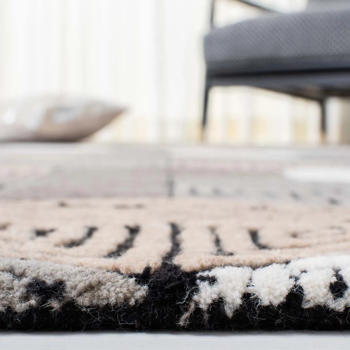 Safavieh Fifth Avenue 130 Rug, FTV130
