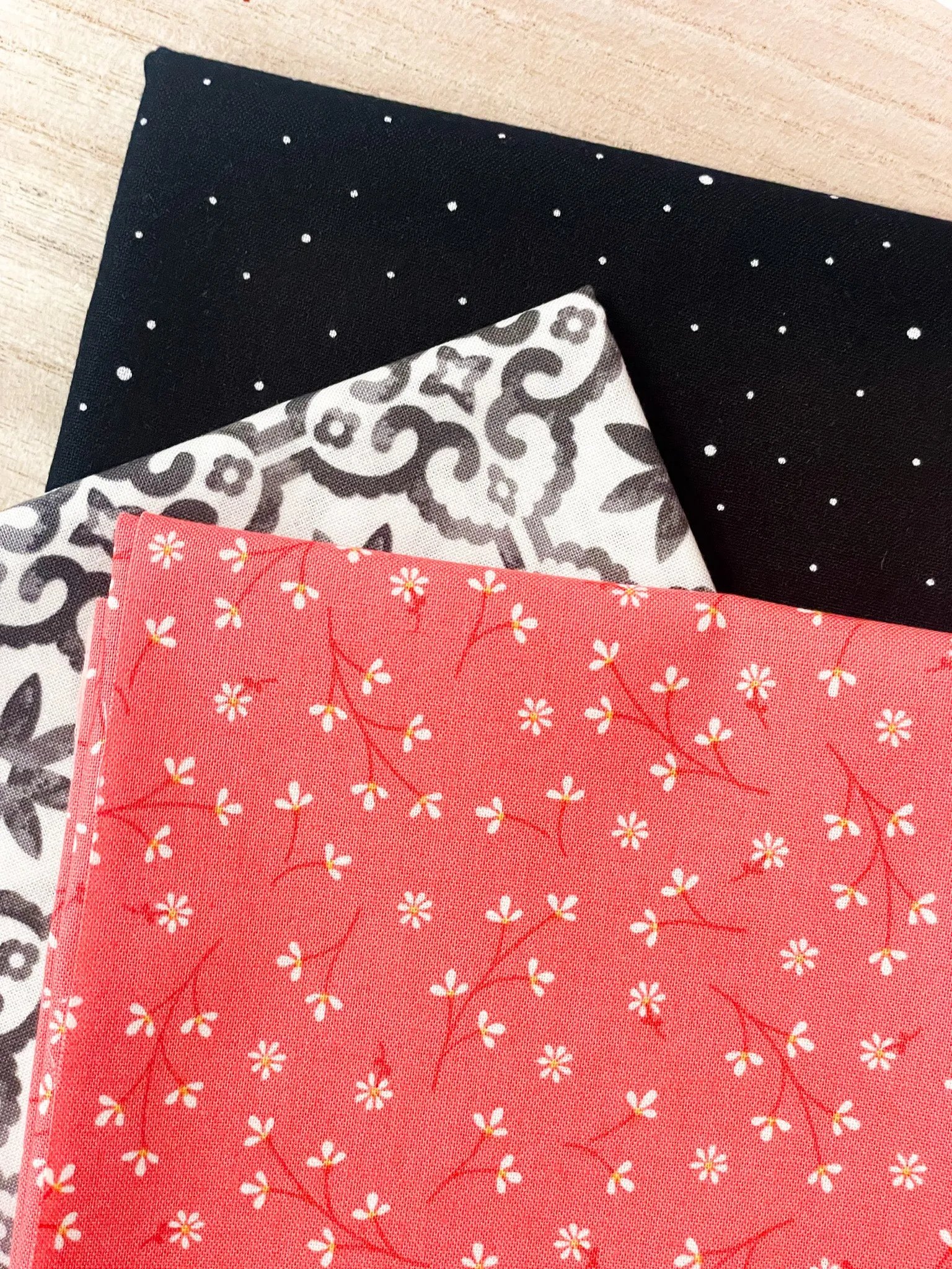 Stash and Dash - Black & Pink Kit