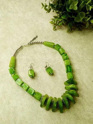 Striking Green Bead Necklace