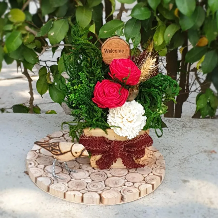 'Striking in Red' Christmas Decor