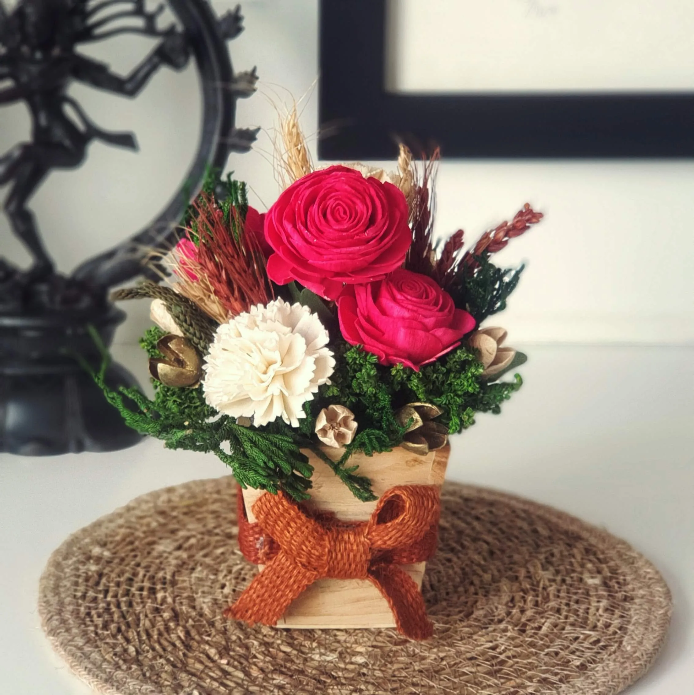 'Striking in Red' Christmas Decor