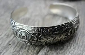 Striking Lotus Bracelet