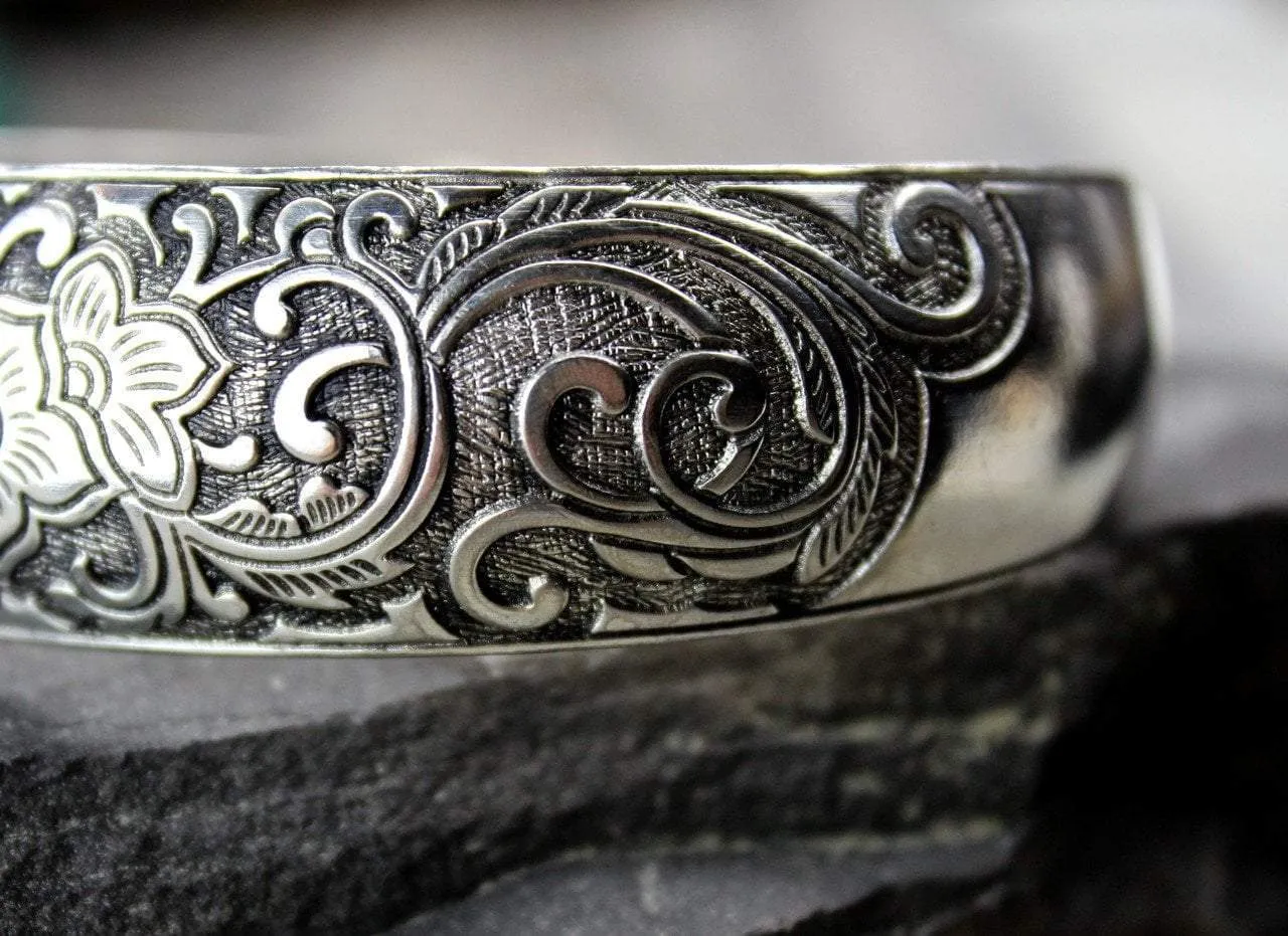 Striking Lotus Bracelet