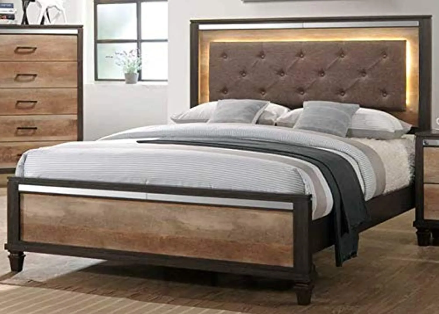 Striking Two Tone Wooden 5Pc King Bedroom Set