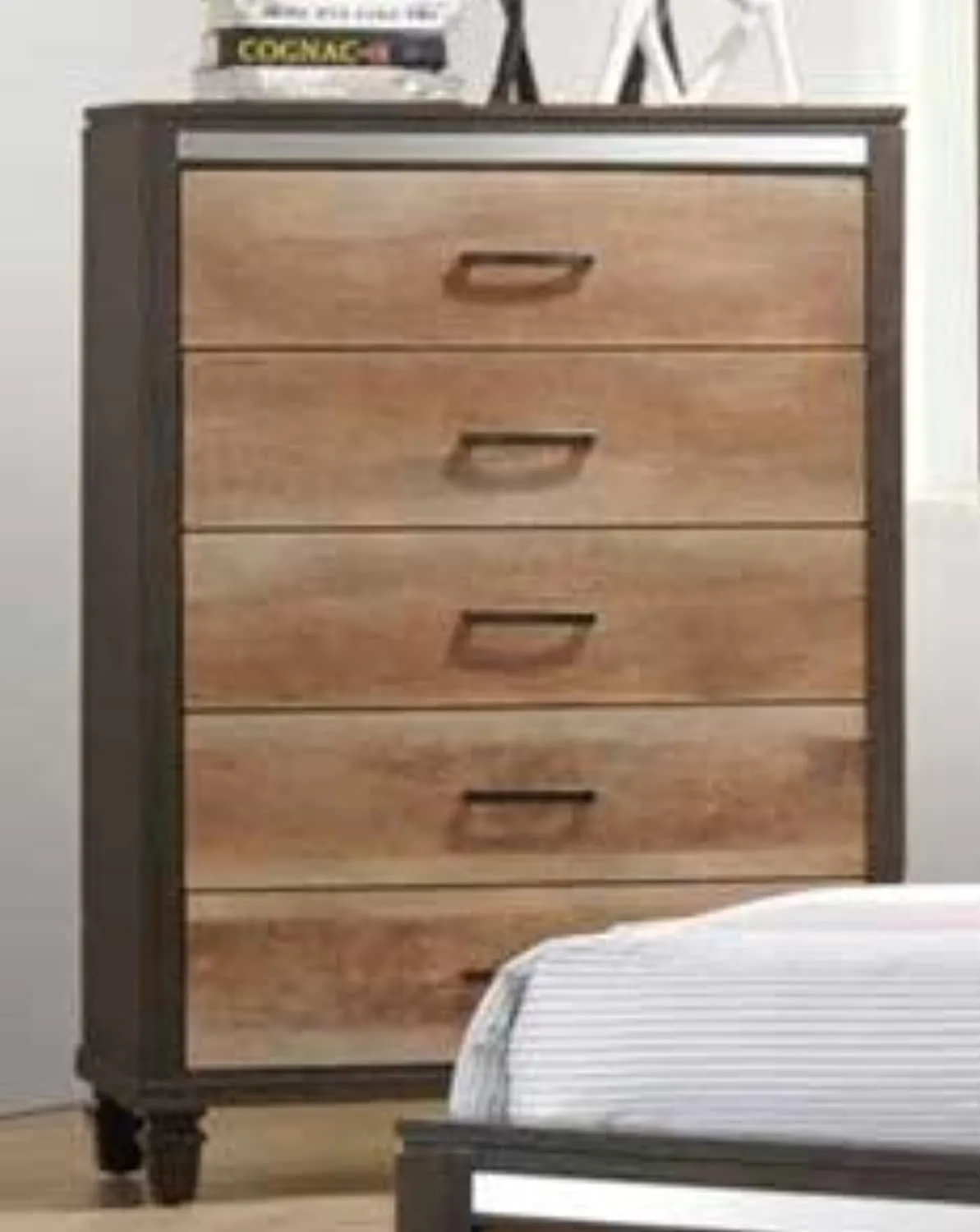 Striking Two Tone Wooden 5Pc King Bedroom Set