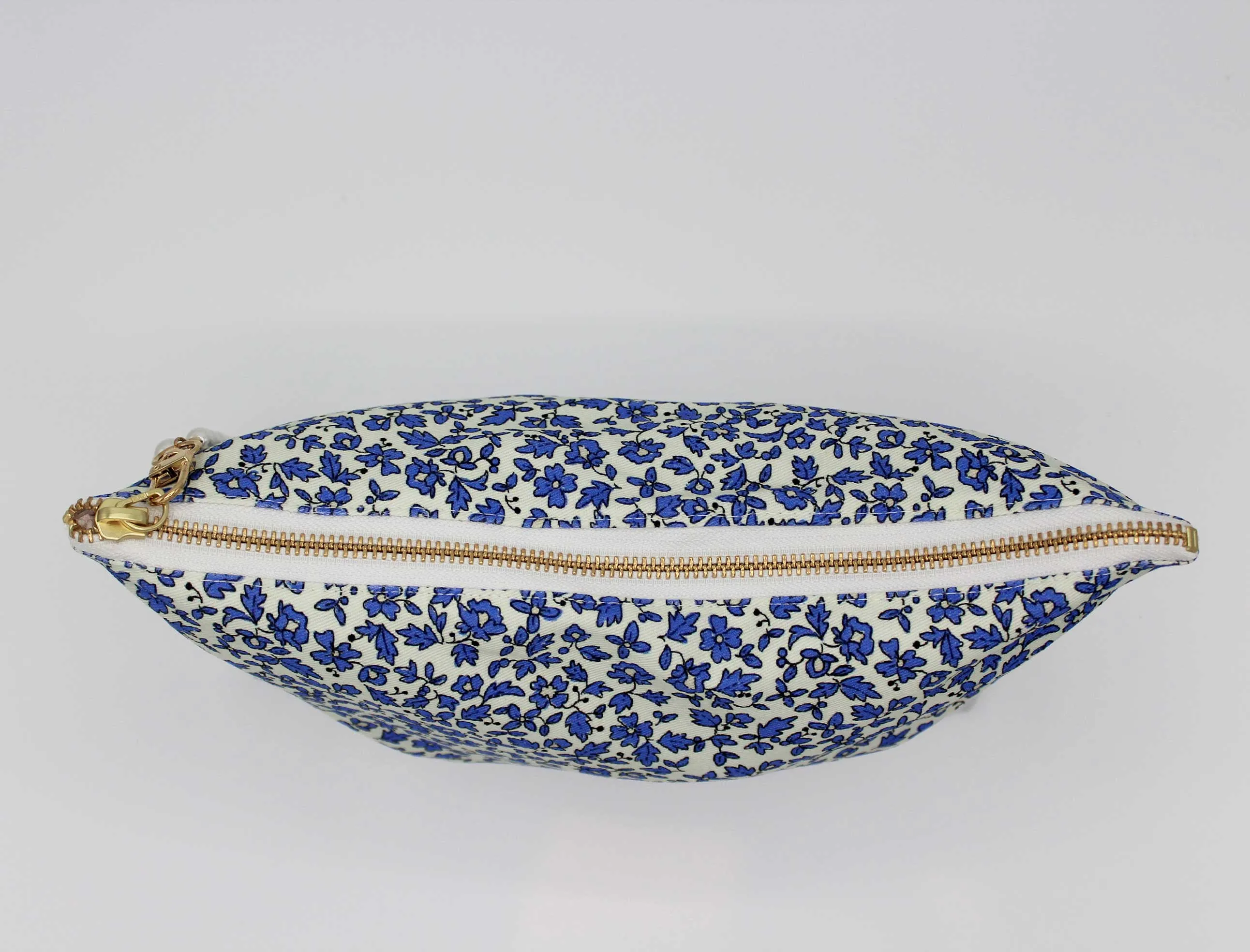 Toiletry bag - Ditsy Daisy Blue