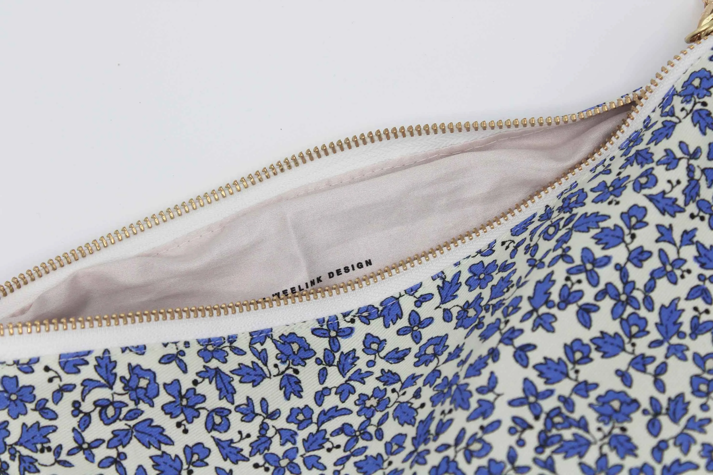 Toiletry bag - Ditsy Daisy Blue
