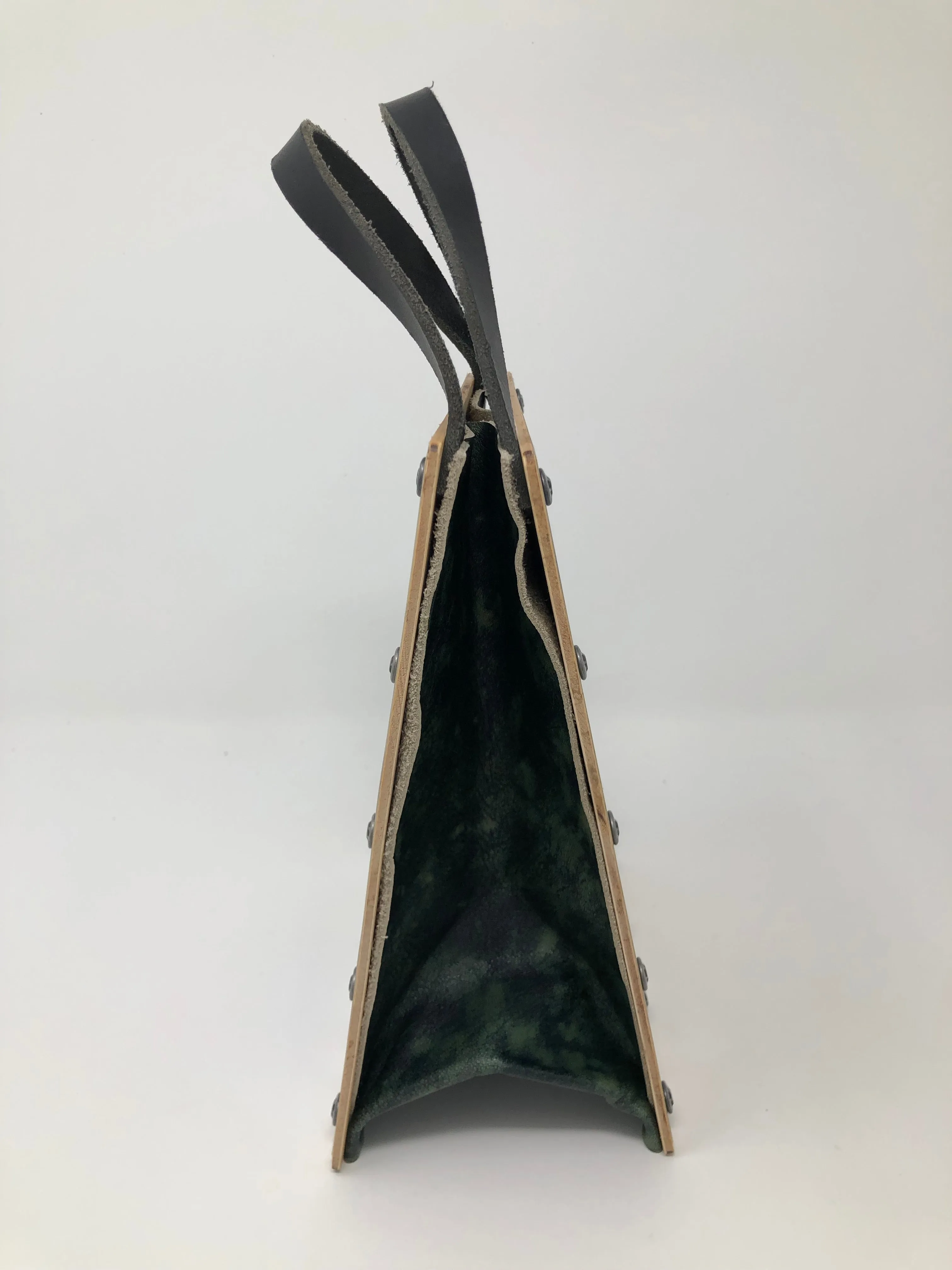 Vintage Modern Woman Handbag - I Love not Camping!