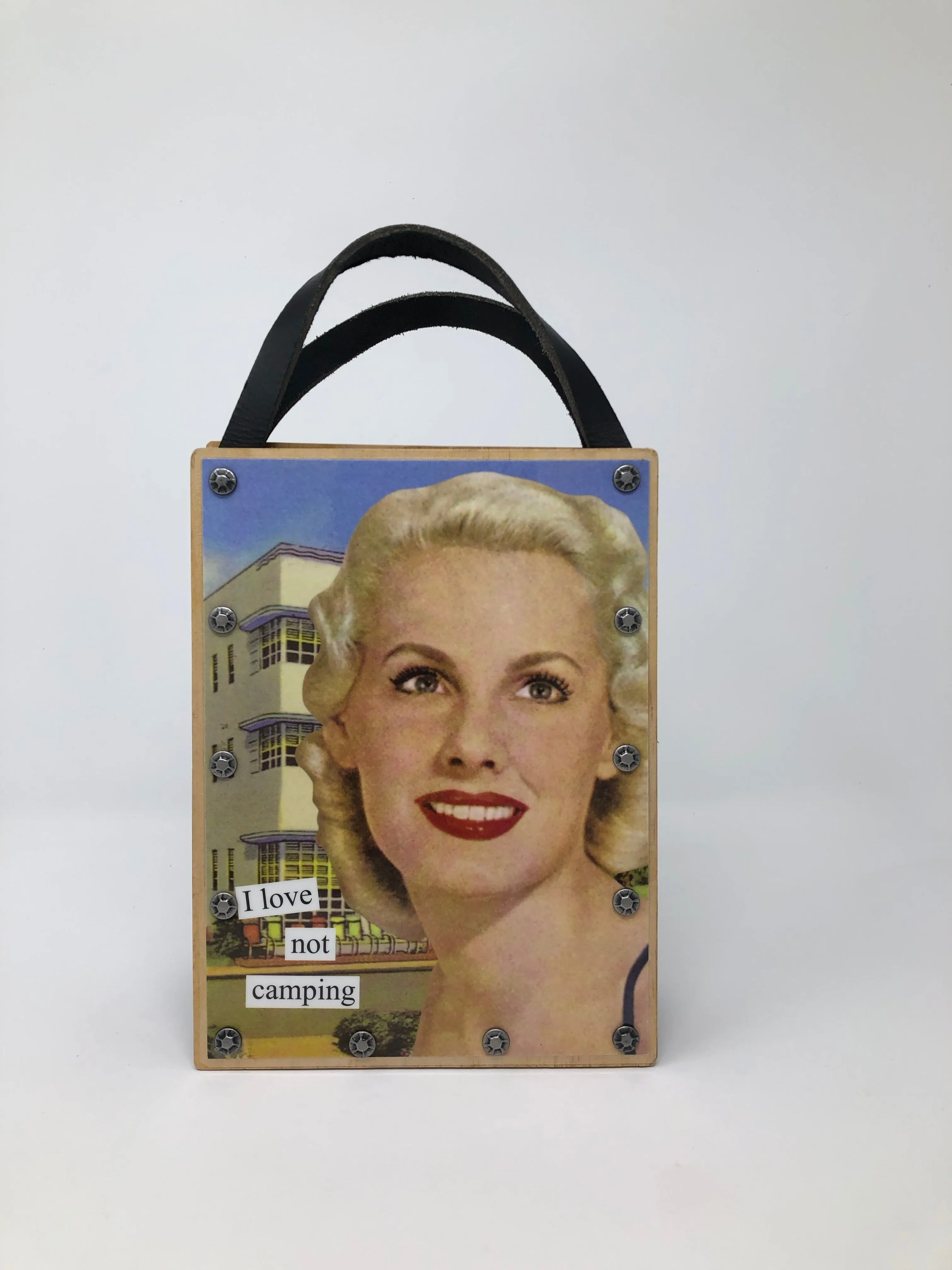 Vintage Modern Woman Handbag - I Love not Camping!