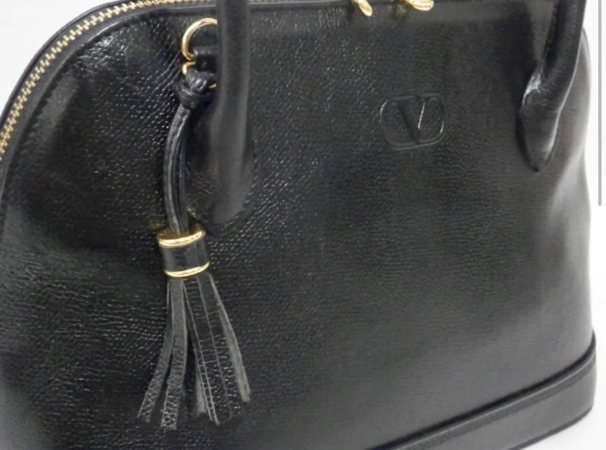 Vintage Valentino Garavani black leather bolide bag with shoulder strap, V logo, a fringe. Classic dialy use purse. 060616r1