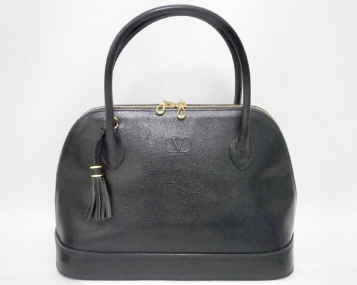 Vintage Valentino Garavani black leather bolide bag with shoulder strap, V logo, a fringe. Classic dialy use purse. 060616r1