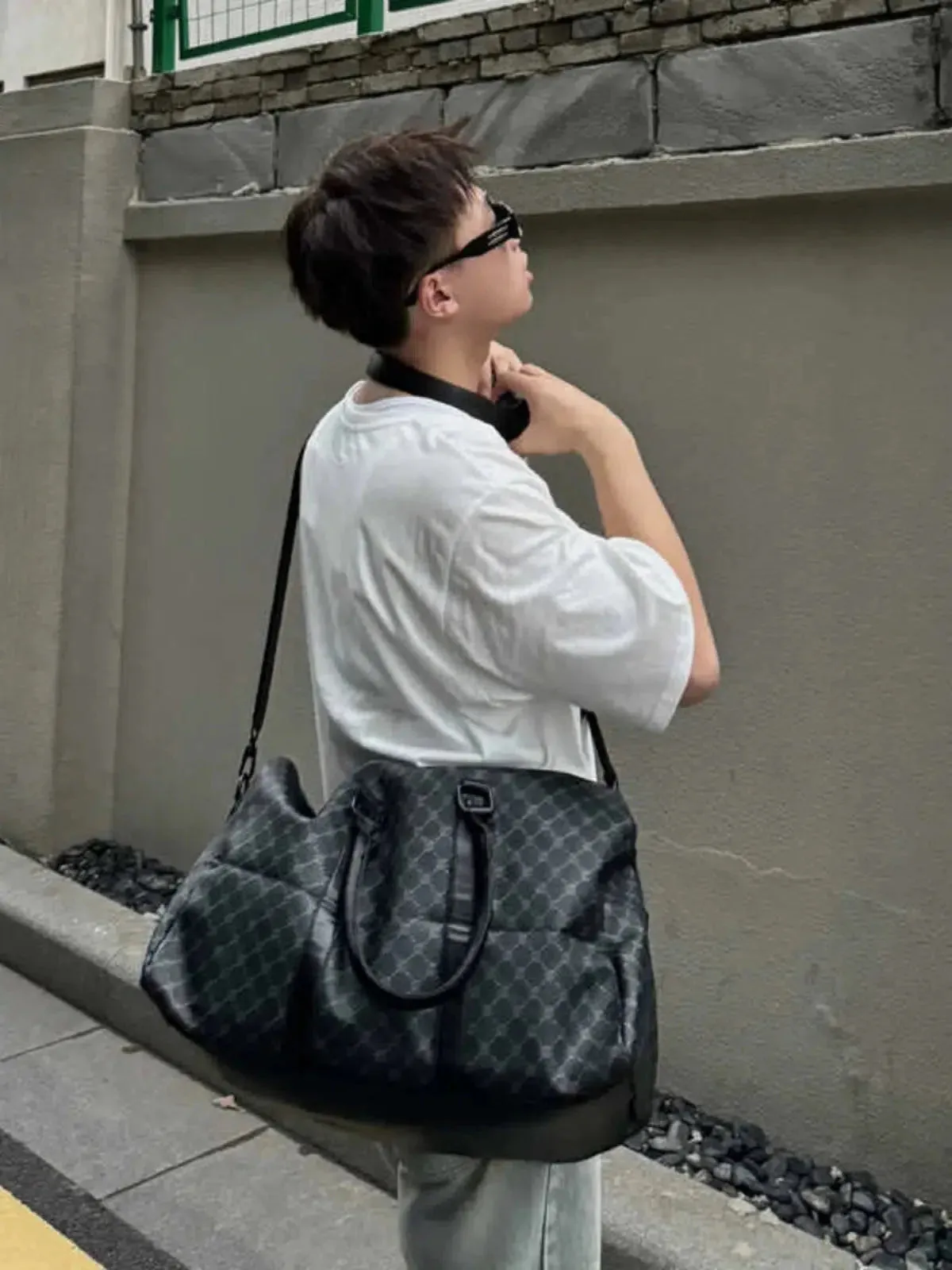 Vvsha  Christmas Gift Black Patterned Duffel Bag